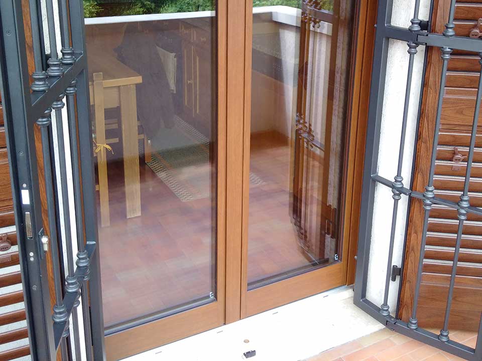 Serramenti in legno-alluminio in quartiere Casazza (Brescia)