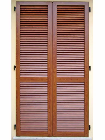 Persiane in alluminio effetto legno