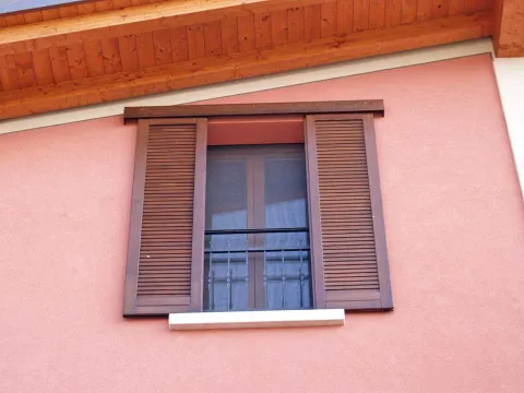 Ante esterne in legno scorrevoli