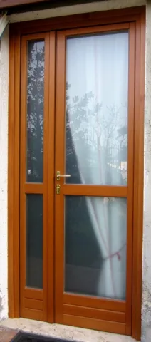 Portoncino d'ingresso in pino lamellare vetrato, 2 battenti