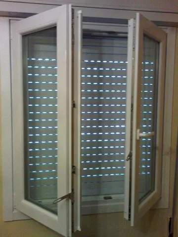 Finestra in PVC bianco "Kommerling Eurofutur 70"