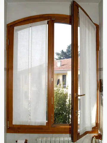 Finestra in legno