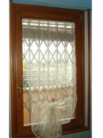 Finestra in legno massello