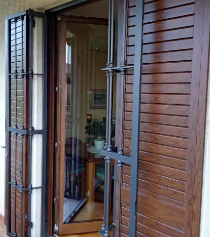 Serramenti in legno-alluminio in quartiere Casazza (Brescia)