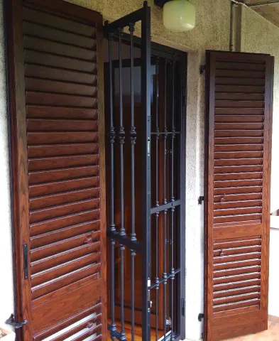 Serramenti in legno-alluminio in quartiere Casazza (Brescia)