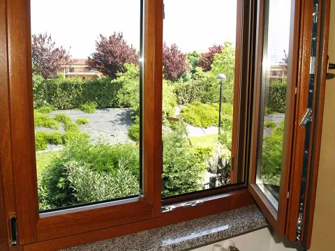 Finestra in legni-alluminio